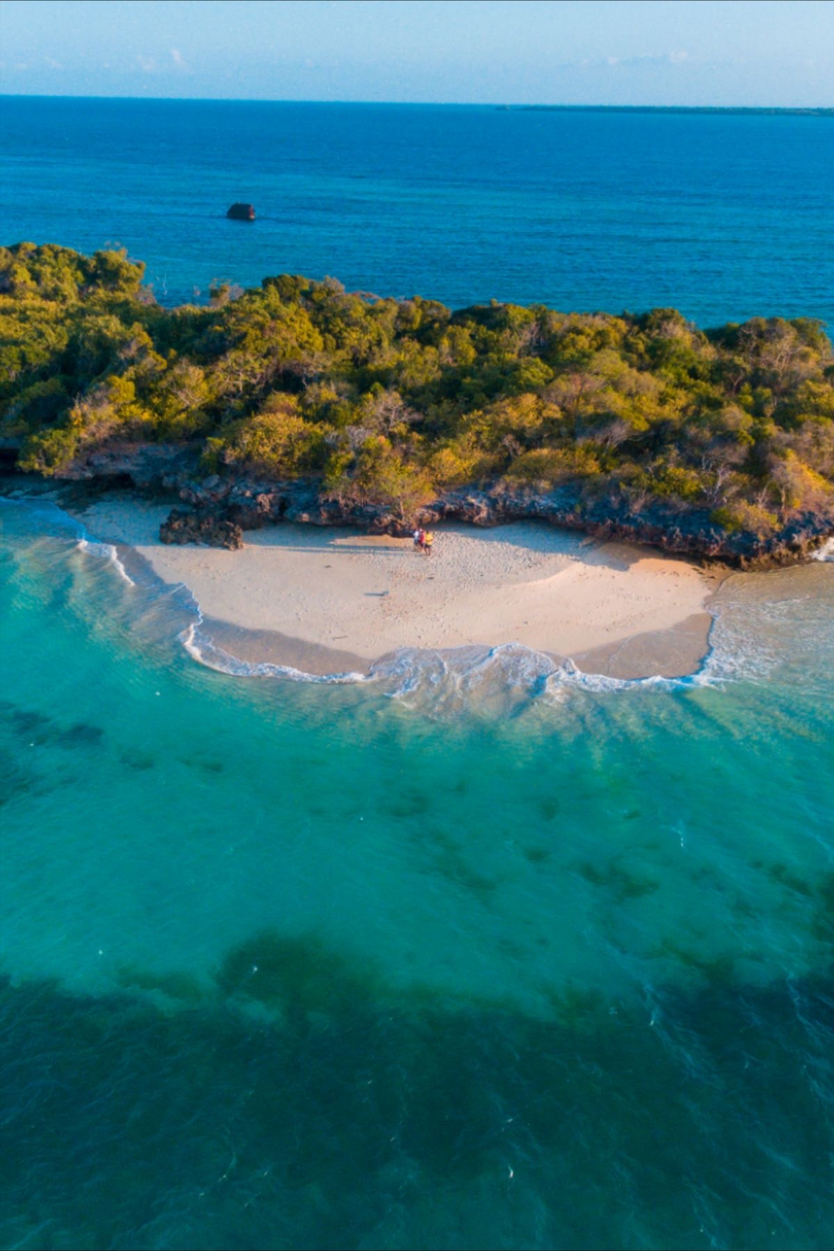 Hidden cove, Fumba